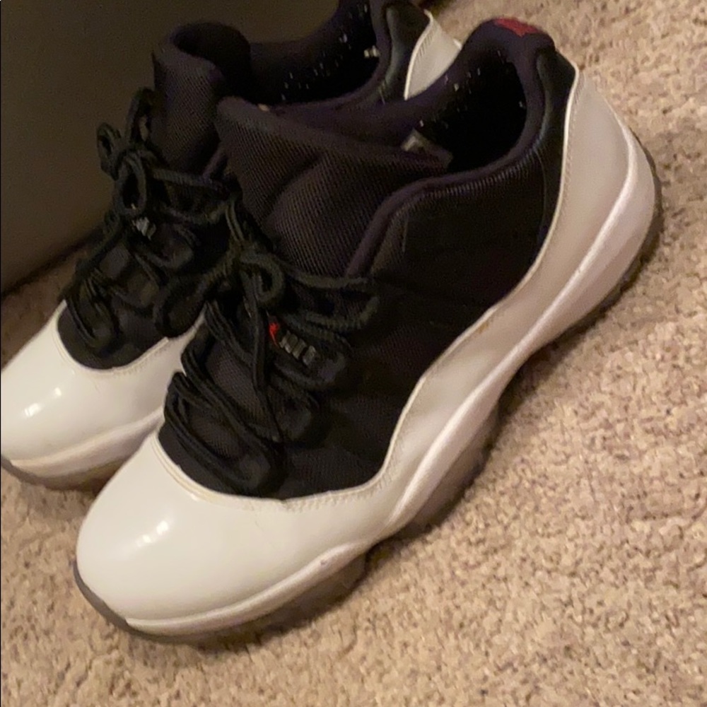 Jordan 11 low cut
